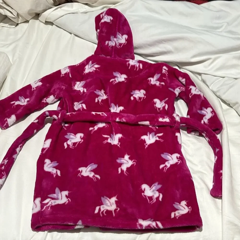 Hatley 4/5 hooded hot pink robe unicorn pegusus like new w/ pockets